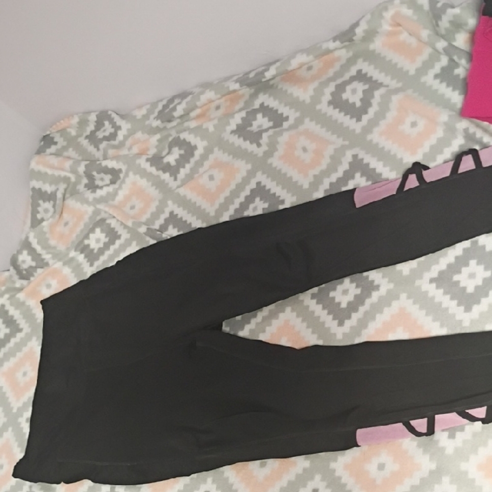 POP Fit Black and Pink Leggings